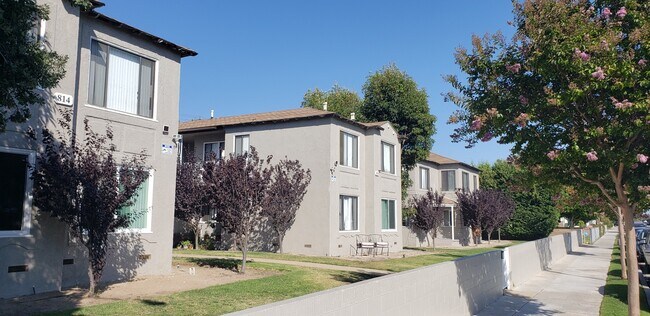 Building Photo - 822 Sartori Ave