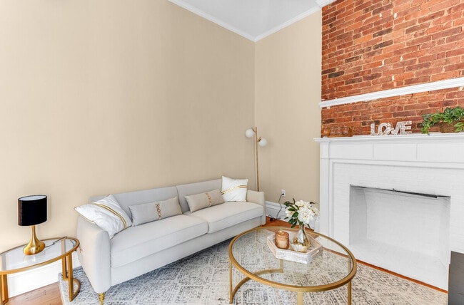 Building Photo - 45 Monroe Pl