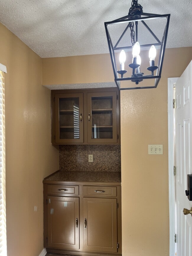 Foto del edificio - 4708 Longstreet Pl