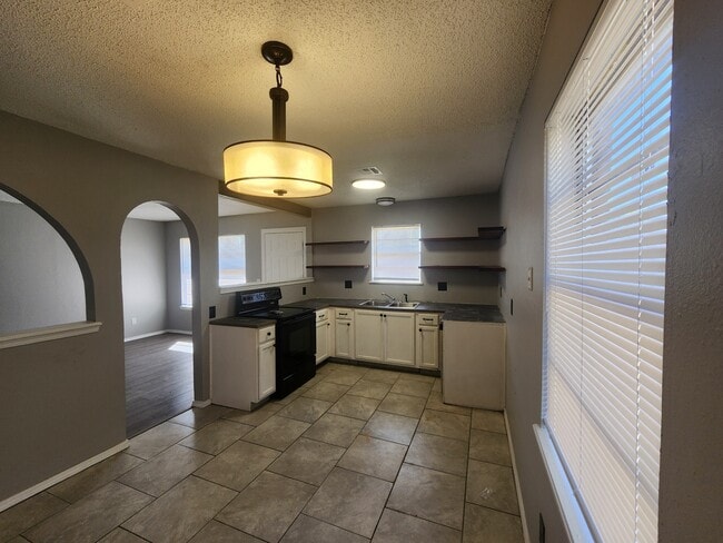 Foto del edificio - 4113 Bonaparte Blvd