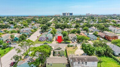 Building Photo - 5008 Avenue O 1/2