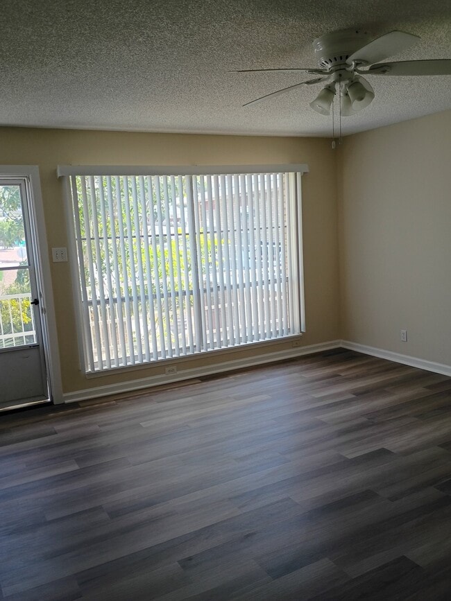 Building Photo - 4175 Krupp Dr