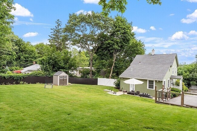 Building Photo - 193 St Mary St