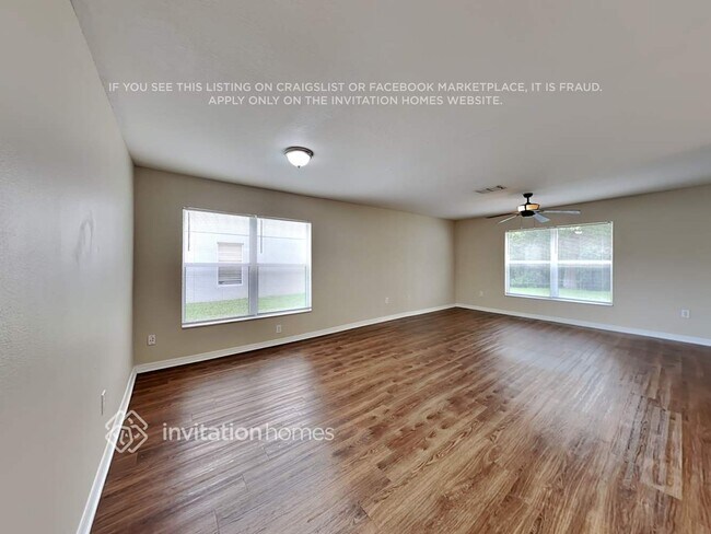 Foto del edificio - 12518 Chenwood Ave