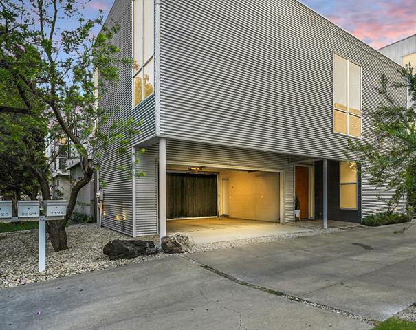 Foto principal - 2325 Rusk Pl