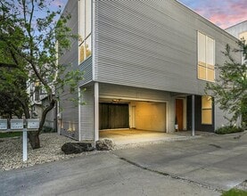 Building Photo - 2325 Rusk Pl