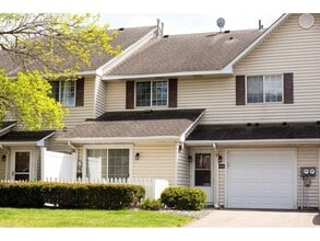 Building Photo - 2556 Lockwood Dr