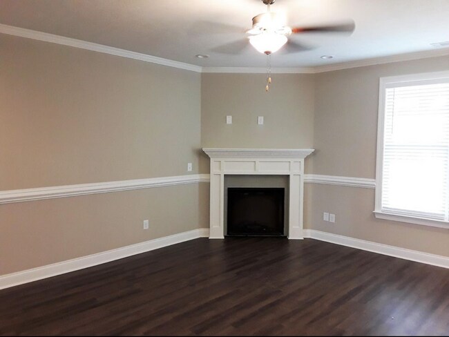 Foto del edificio - Beautiful Home 4 bedroom 3 bath