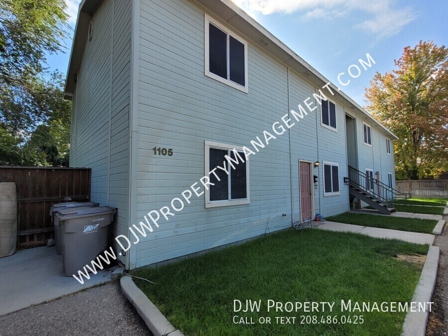 Primary Photo - 1105 E Amity Ave