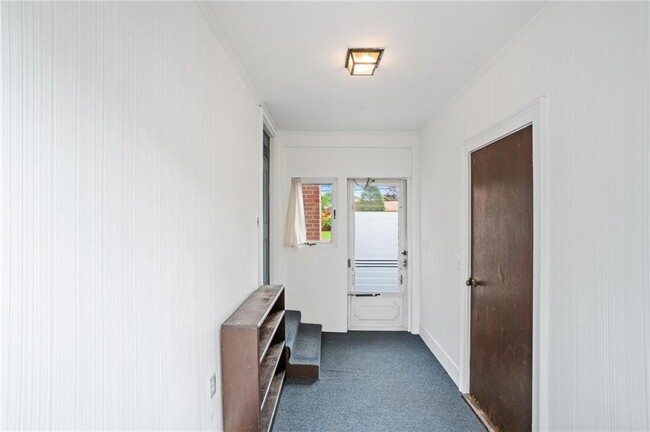 Building Photo - 248 Don Ave