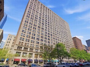 Building Photo - 600 S Dearborn St