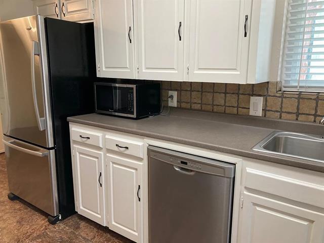 Building Photo - 1225 Ottawa Dr