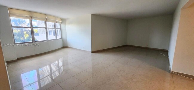 Foto del edificio - 7441 Wayne Ave