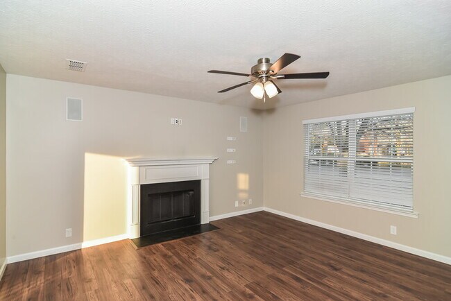 Foto del edificio - 1726 St Andrews Dr