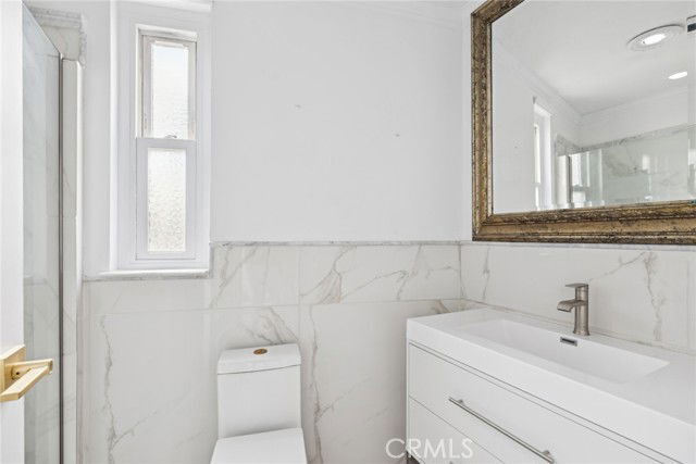 Building Photo - 245 Aster St