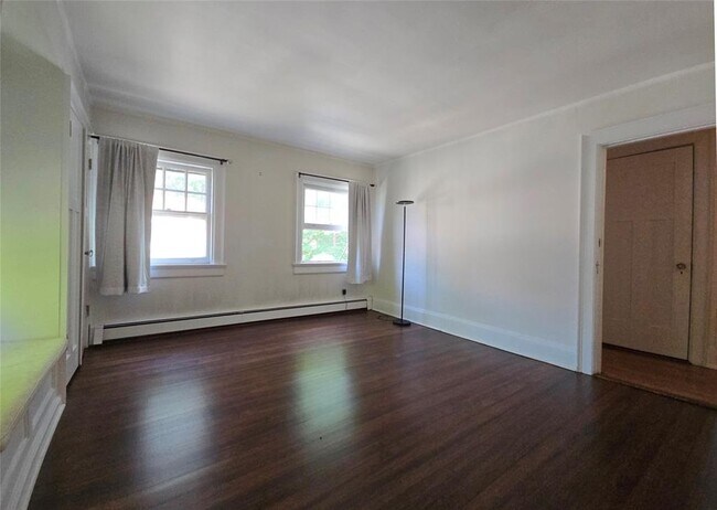 Foto del edificio - 134 Pelhamdale Ave