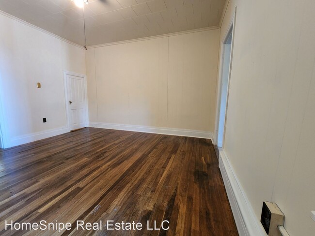 Building Photo - 3 br, 1.5 bath House - 1226 West Market St...