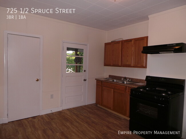 Building Photo - 3 Bedroom / 1 Bath House in Easton!