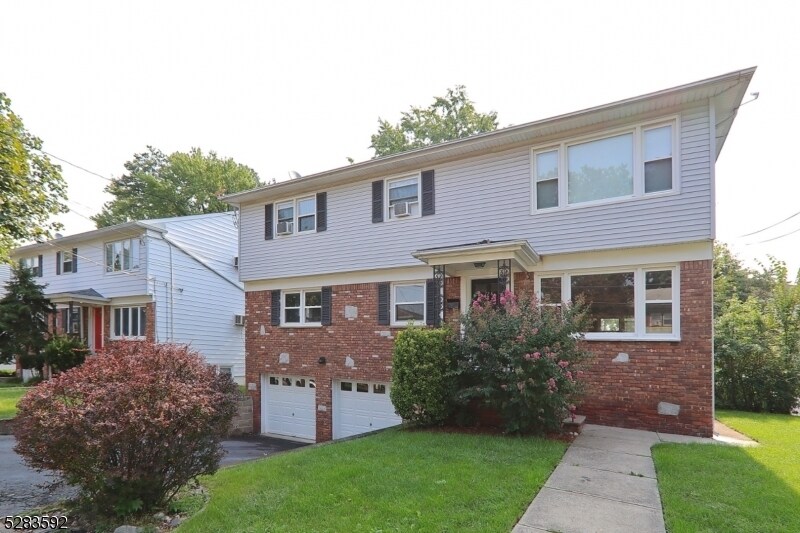 Primary Photo - 726 Gates Terrace