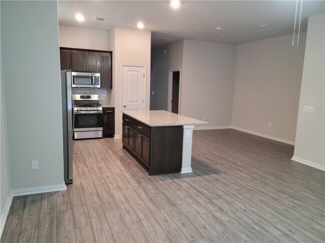 Building Photo - 12908 Stanford Dr