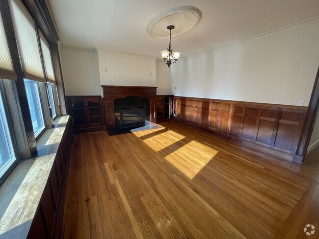 Building Photo - 25 Stearns Rd