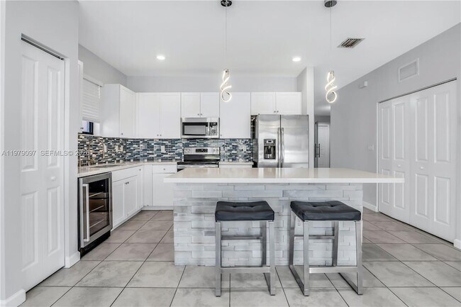 Foto del edificio - 2541 SE 1st St