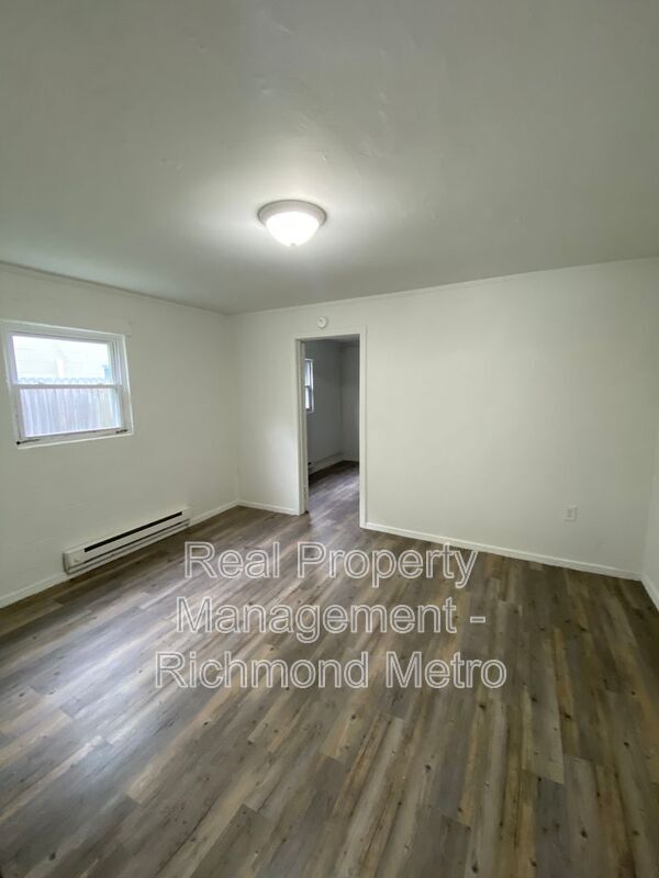 Building Photo - 923 N 20th St