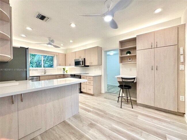 Foto del edificio - 12501 Moss Ranch Rd