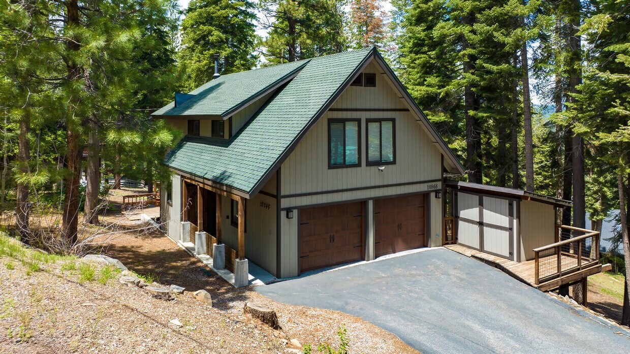 10868 Laurelwood Dr, Truckee, CA 96161 House Rental in Truckee, CA
