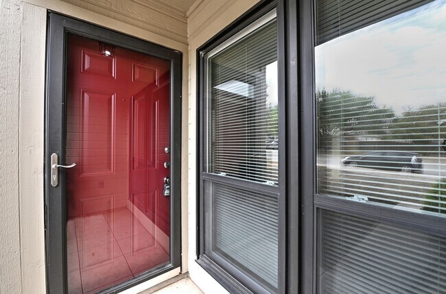 Foto del edificio - 3402 - 3404 RIDGE ASH