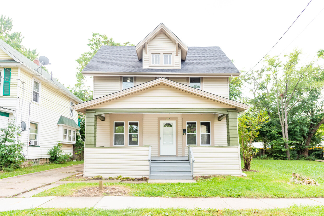 Primary Photo - 152 Hollinger Ave