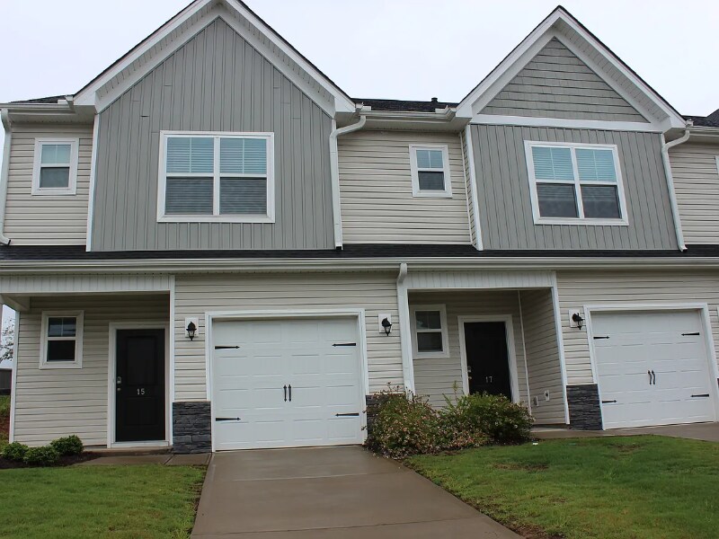 Foto principal - 15 Apricot Ln