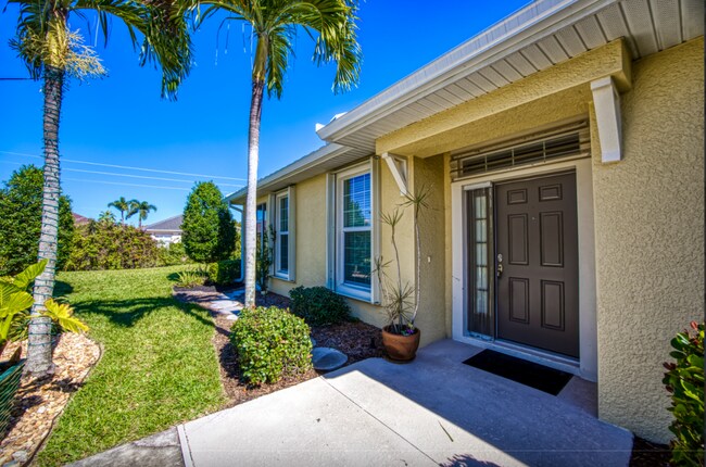 Puerta principal - 9918 Palmarrosa Way