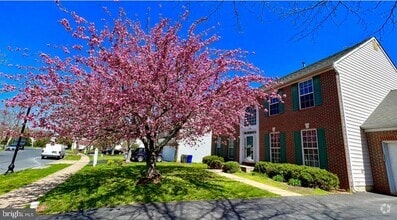 Building Photo - 1721 Wheyfield Dr