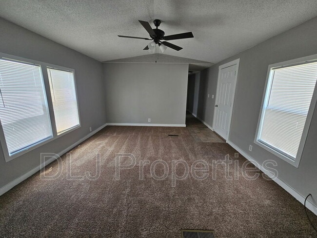 Building Photo - 934 Eslinger Ct