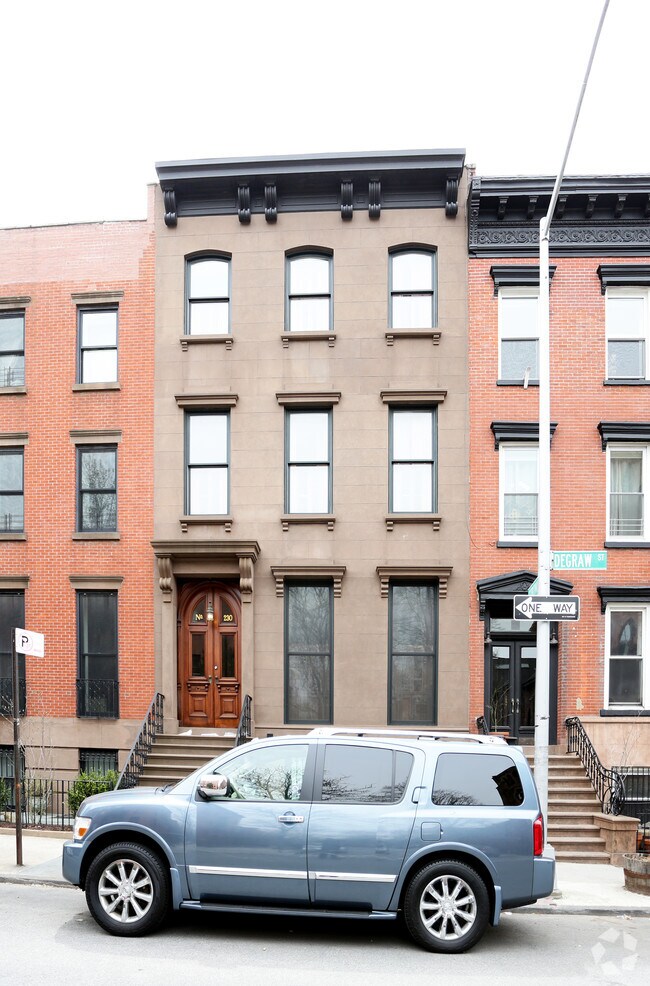 Foto del edificio - 230 Degraw St