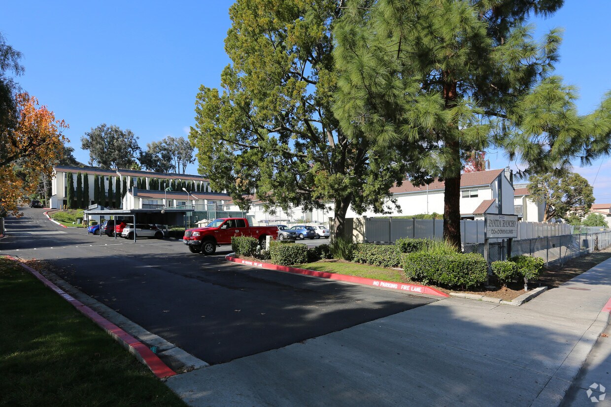 Foto principal - Fanita Rancho Condominiums