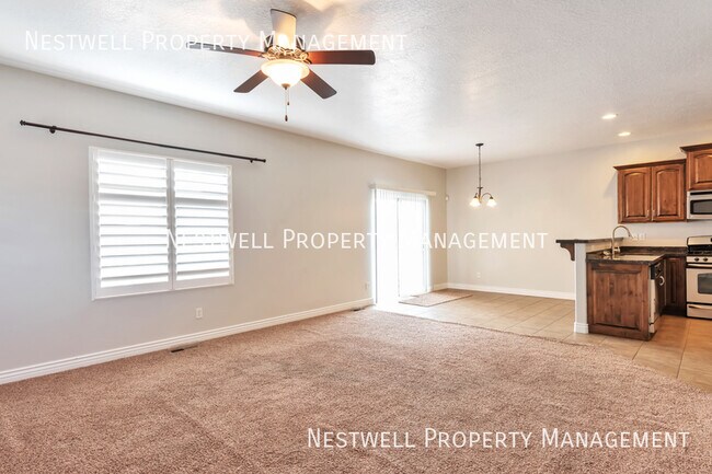 Foto del edificio - 2491 N Cypress Way