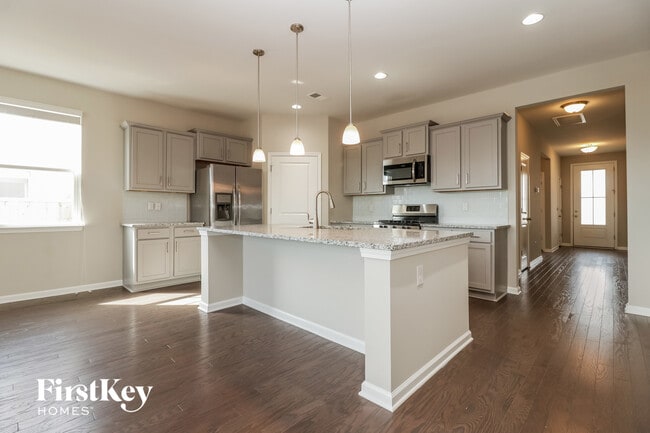 Building Photo - 458 Zenith Blvd