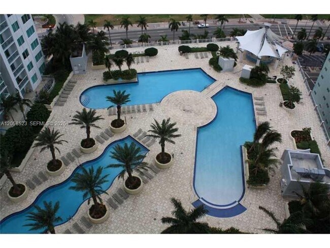 Foto del edificio - 244 Biscayne Blvd