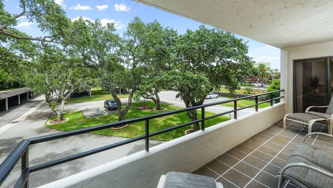Building Photo - 7F38C9 Siesta Key