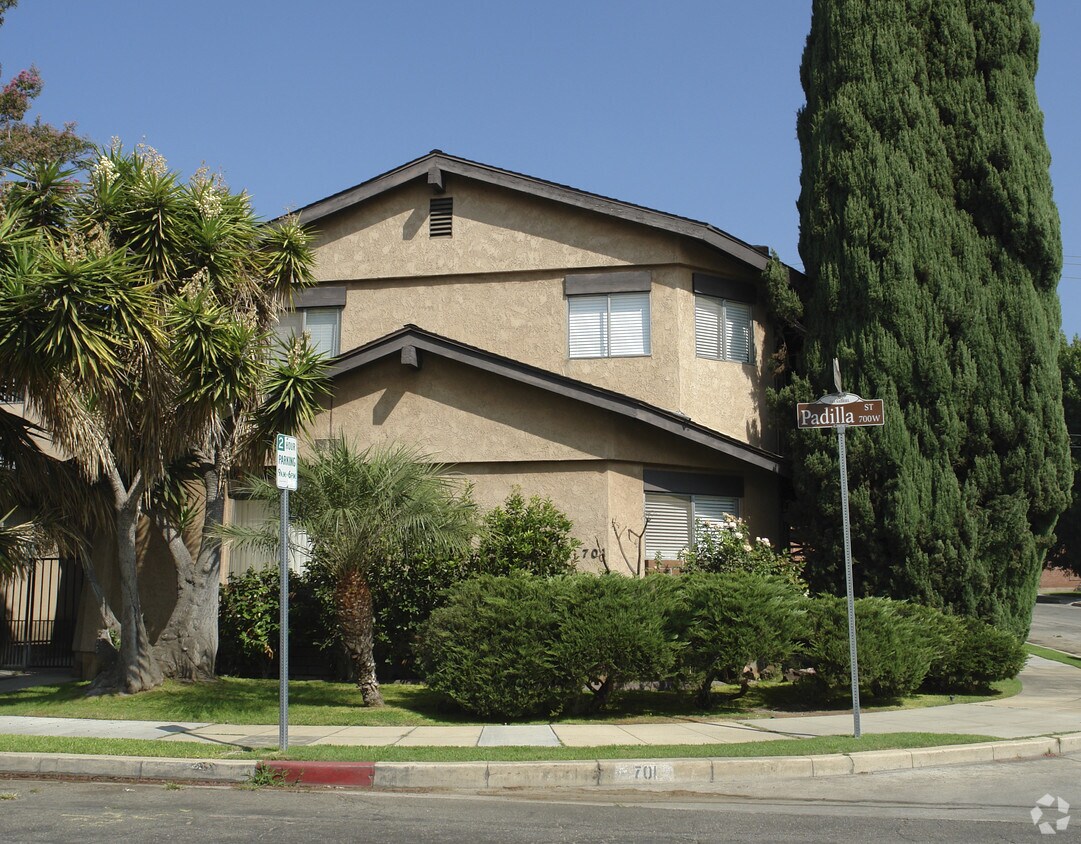 Building Photo - 701 Padilla St