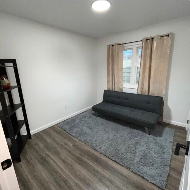Foto del edificio - 128 W 45th St