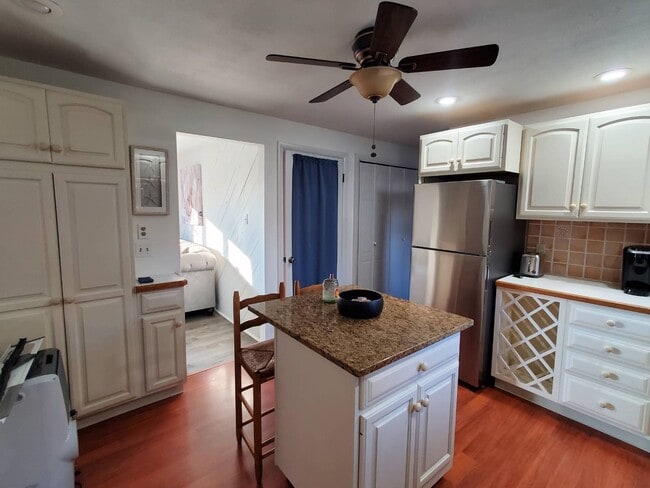 Building Photo - 25 Clark Ave