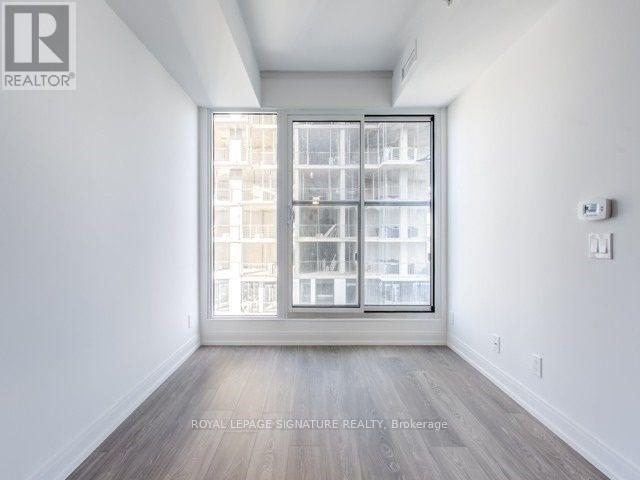 Photo du bâtiment - 181 Dundas St E