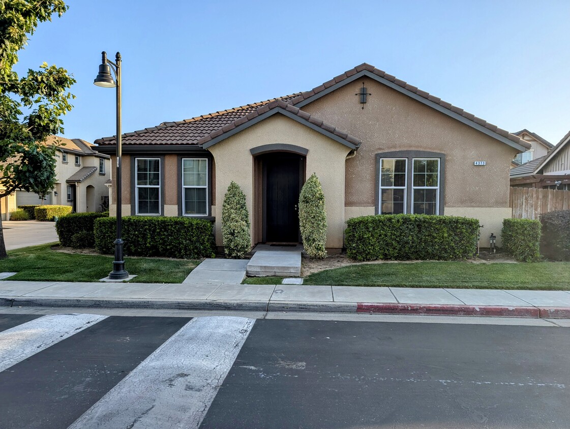 Front of the house - 4373 W Pinsapo Dr