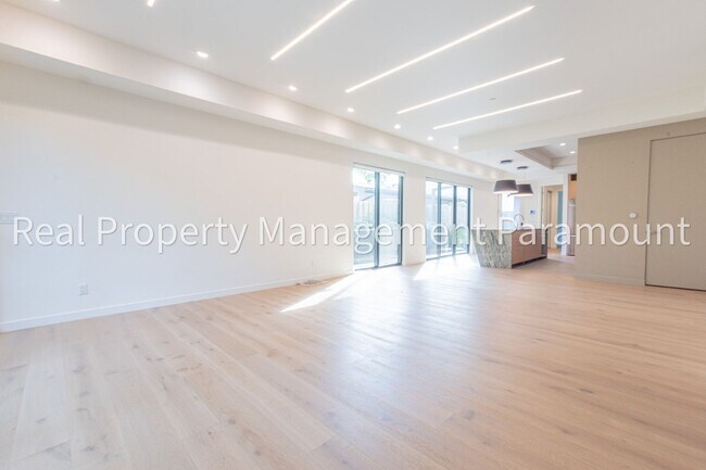Foto del edificio - 1542 N Hoover St