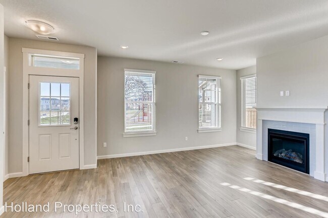 Building Photo - 3 br, 2.5 bath House - 6780 SE Yamsay Ln