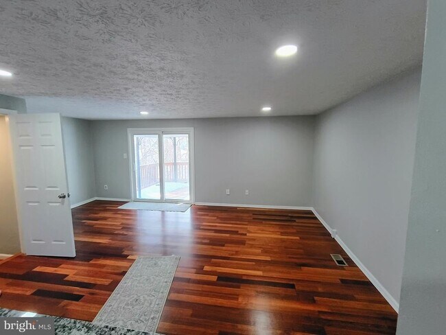 Foto del edificio - 7445 Aspenpark Rd