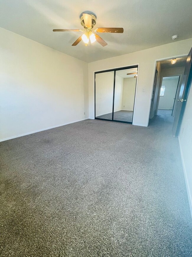 Foto del edificio - North Merced: $1575 2 Bedroom 1.5 Bath Tow...